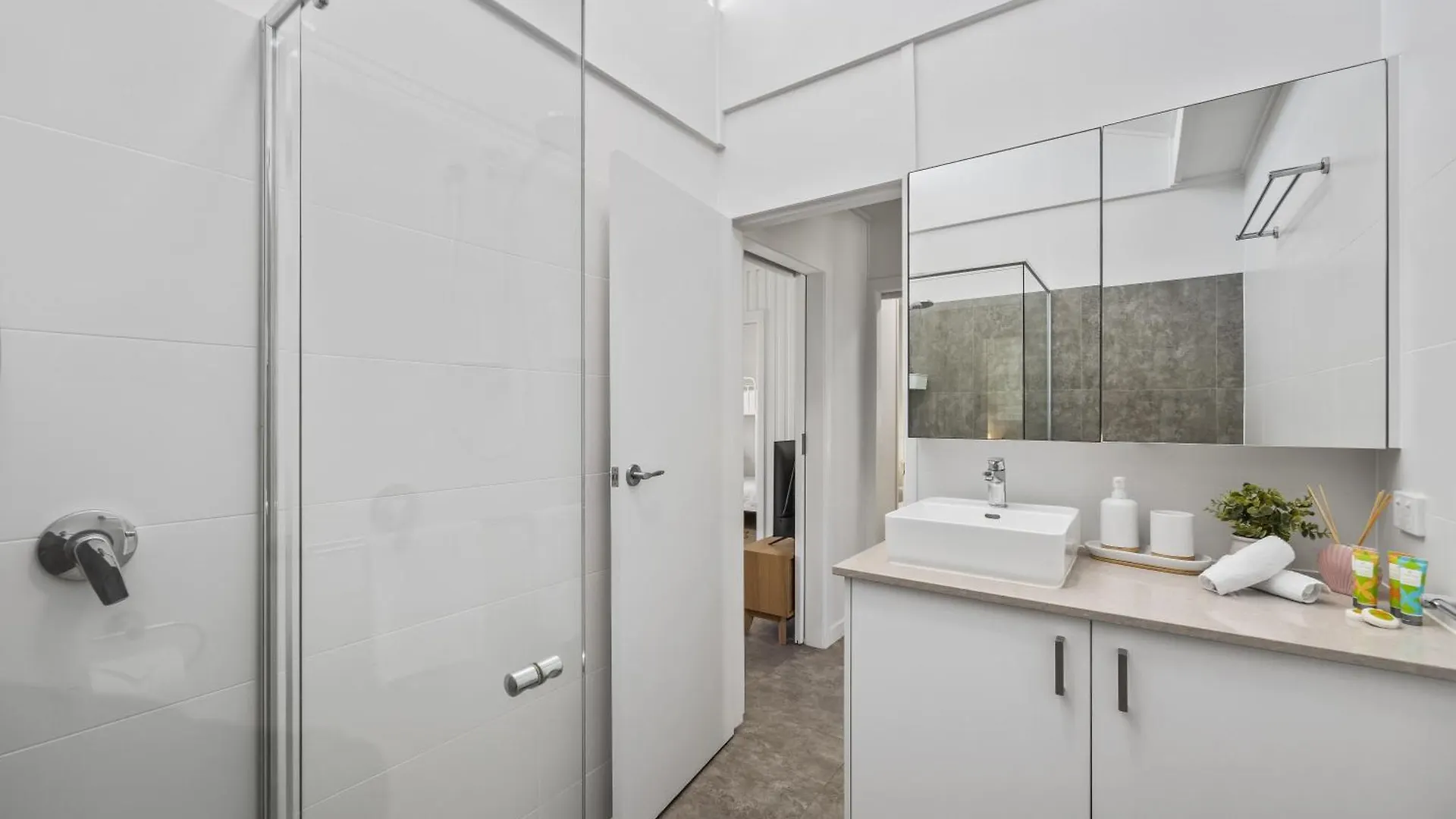 Alex Beachside Pet Friendly 2 Bed Apartment Alexandra Headland Australia
