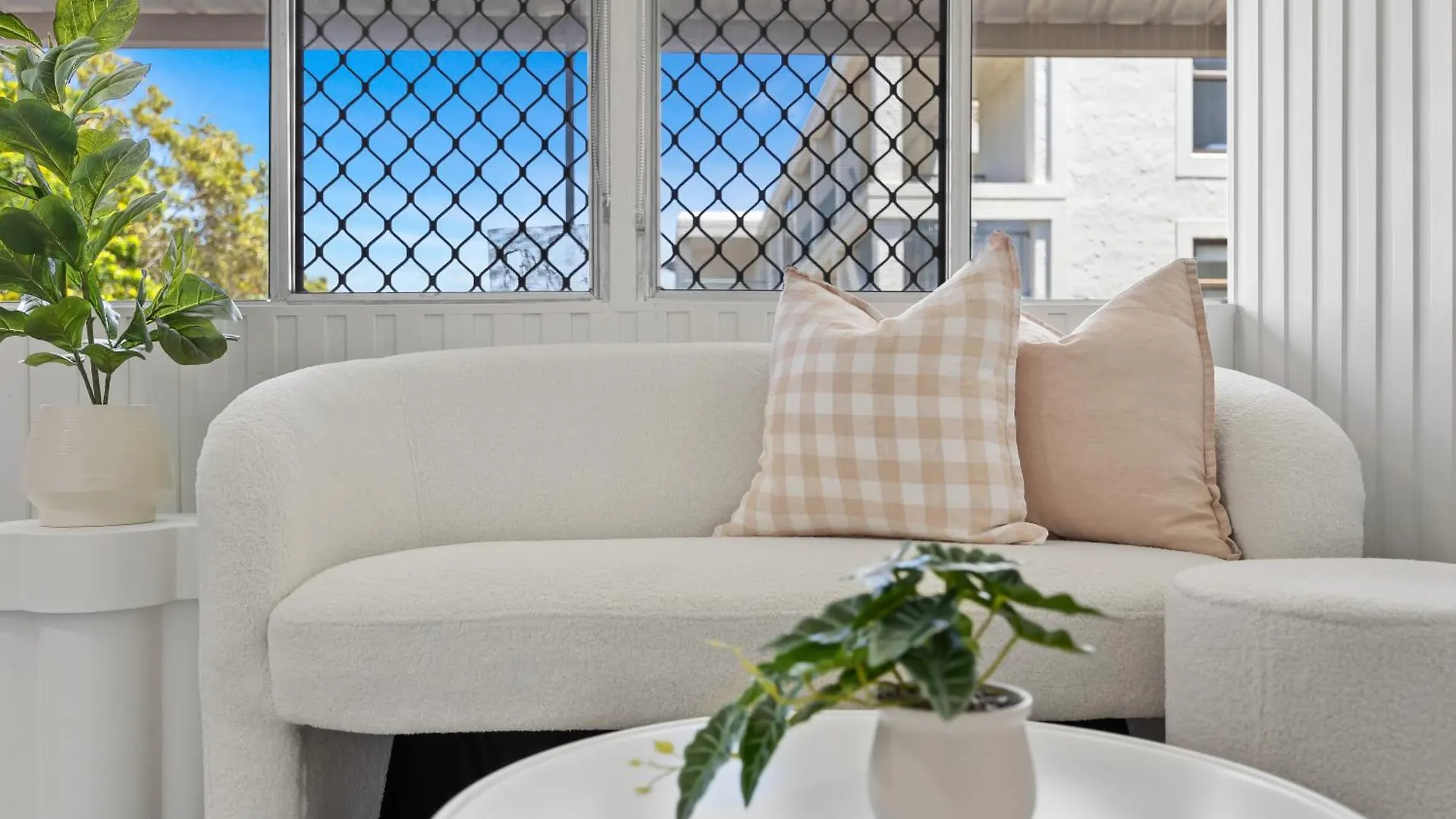 Alex Beachside Pet Friendly 2 Bed Apartment Alexandra Headland