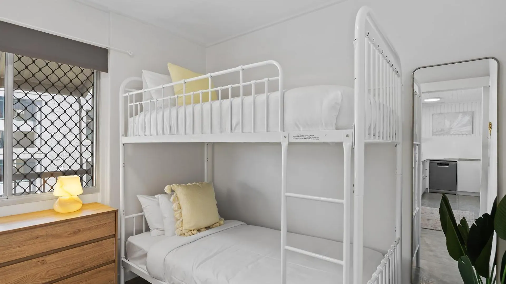 Alex Beachside Pet Friendly 2 Bed Apartment Alexandra Headland